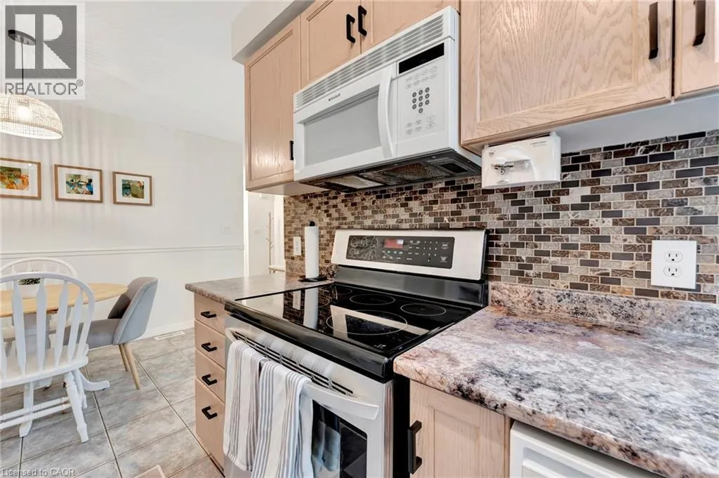 348 HIGHLAND Road W Unit# 20, #20