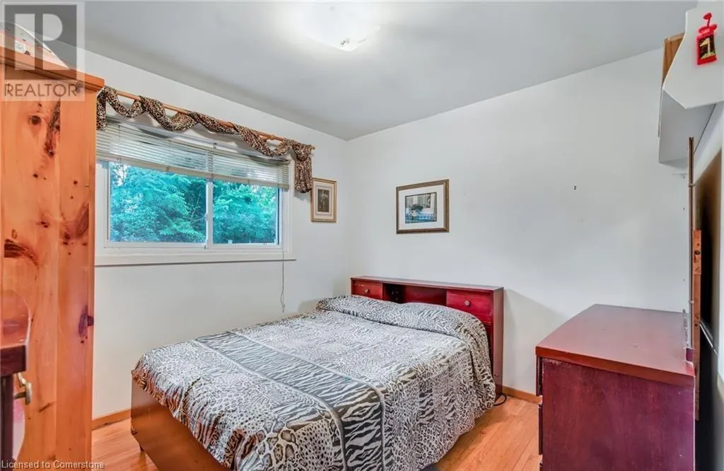 16 GLENDALE Drive