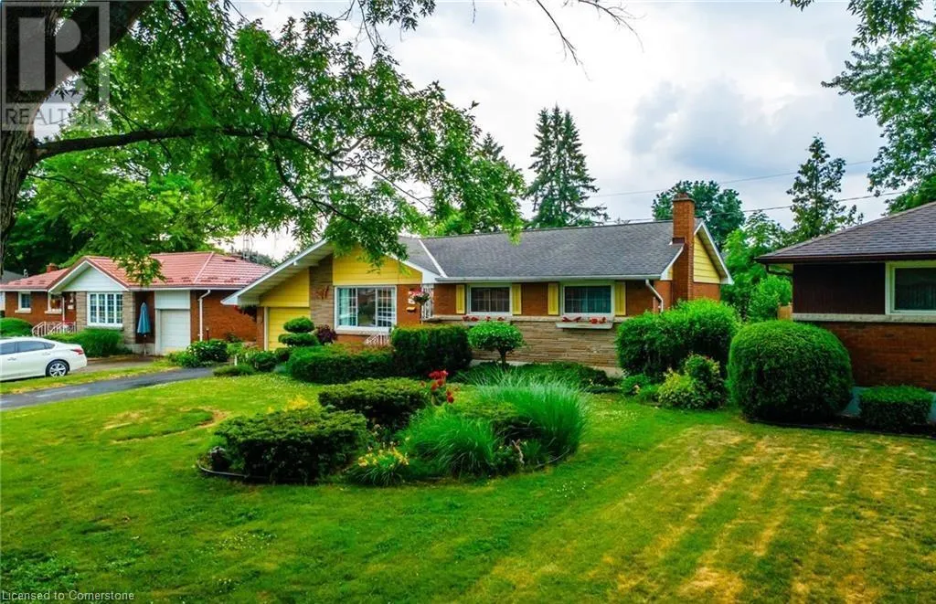 16 GLENDALE Drive