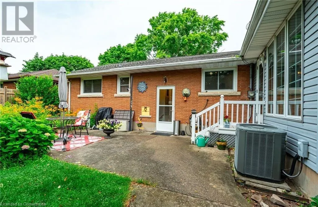 16 GLENDALE Drive