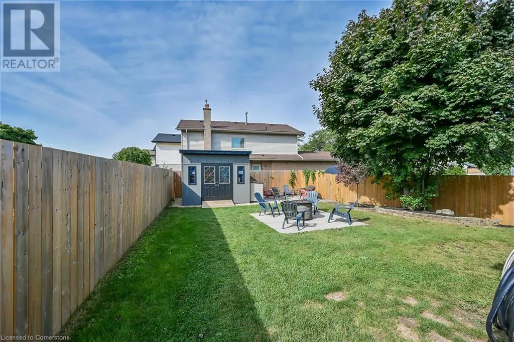 5 RIDELL Crescent
