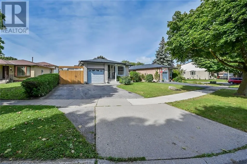 5 RIDELL Crescent