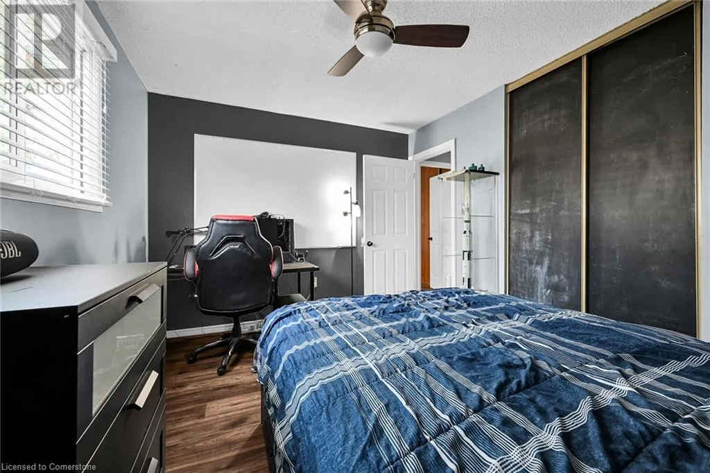 5 RIDELL Crescent
