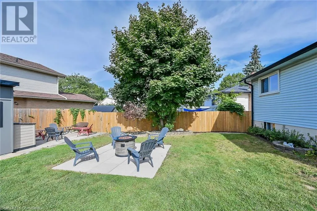 5 RIDELL Crescent