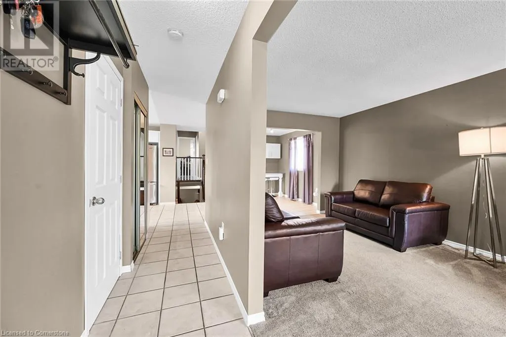 5 RIDELL Crescent