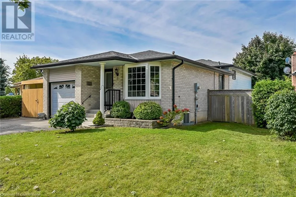 5 RIDELL Crescent
