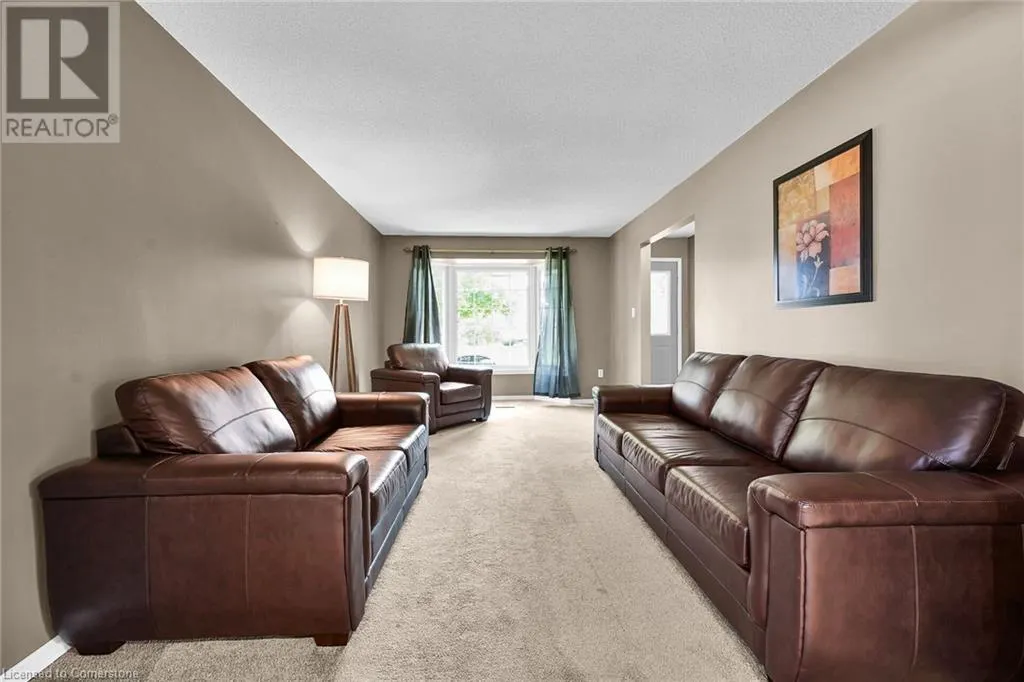 5 RIDELL Crescent