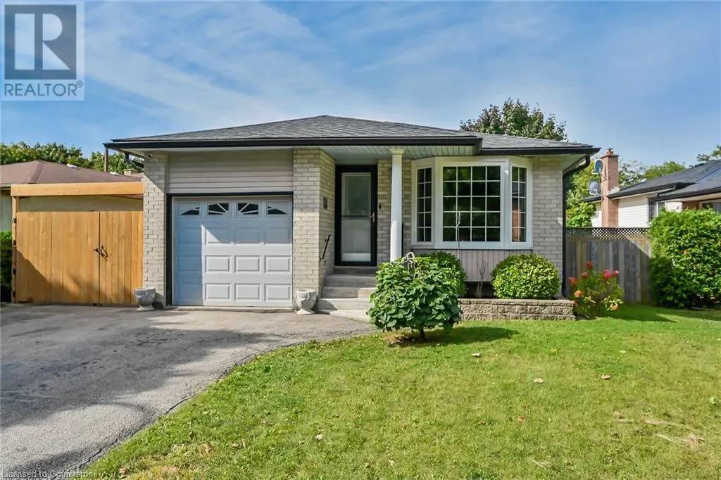 5 RIDELL Crescent