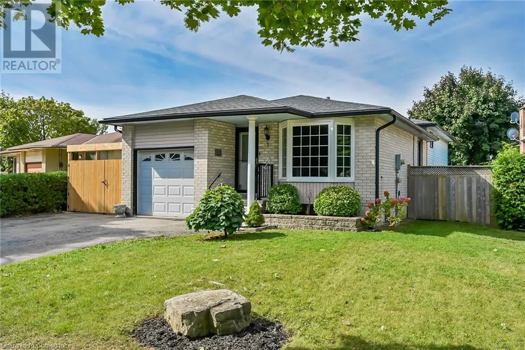 5 RIDELL Crescent