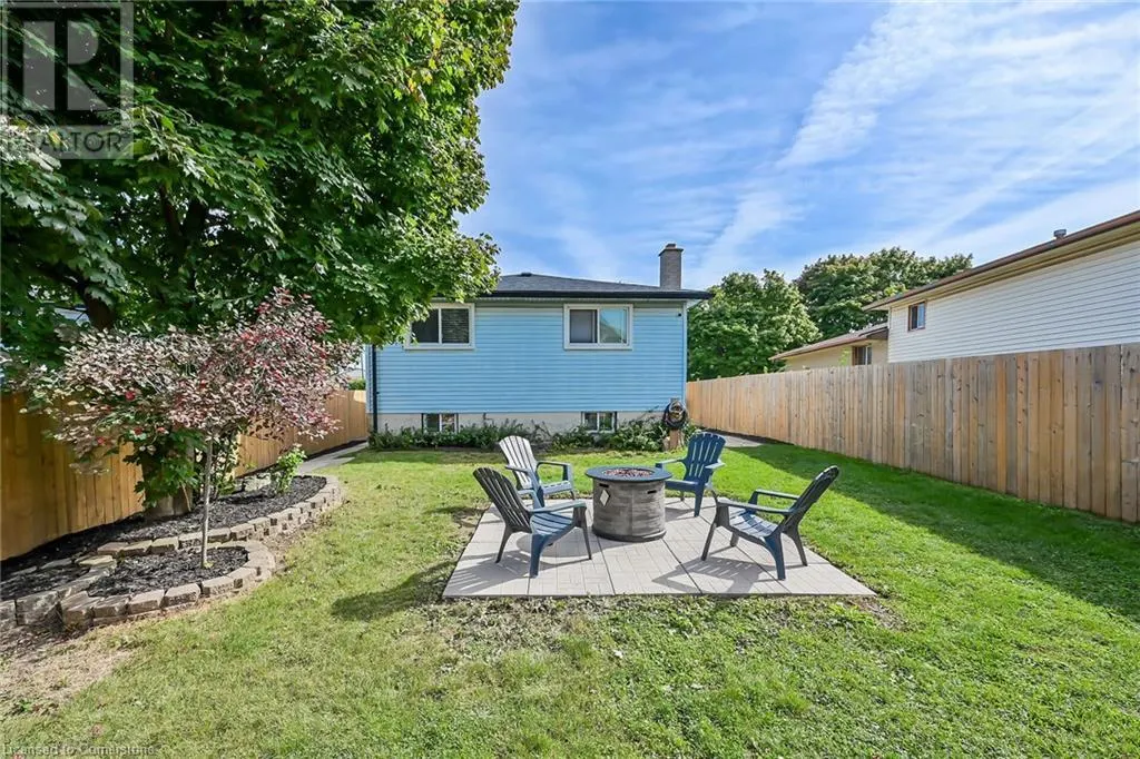 5 RIDELL Crescent