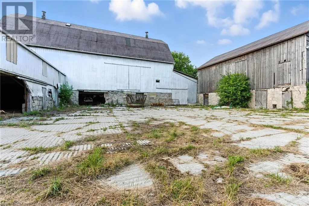 502 BUTTER Road W