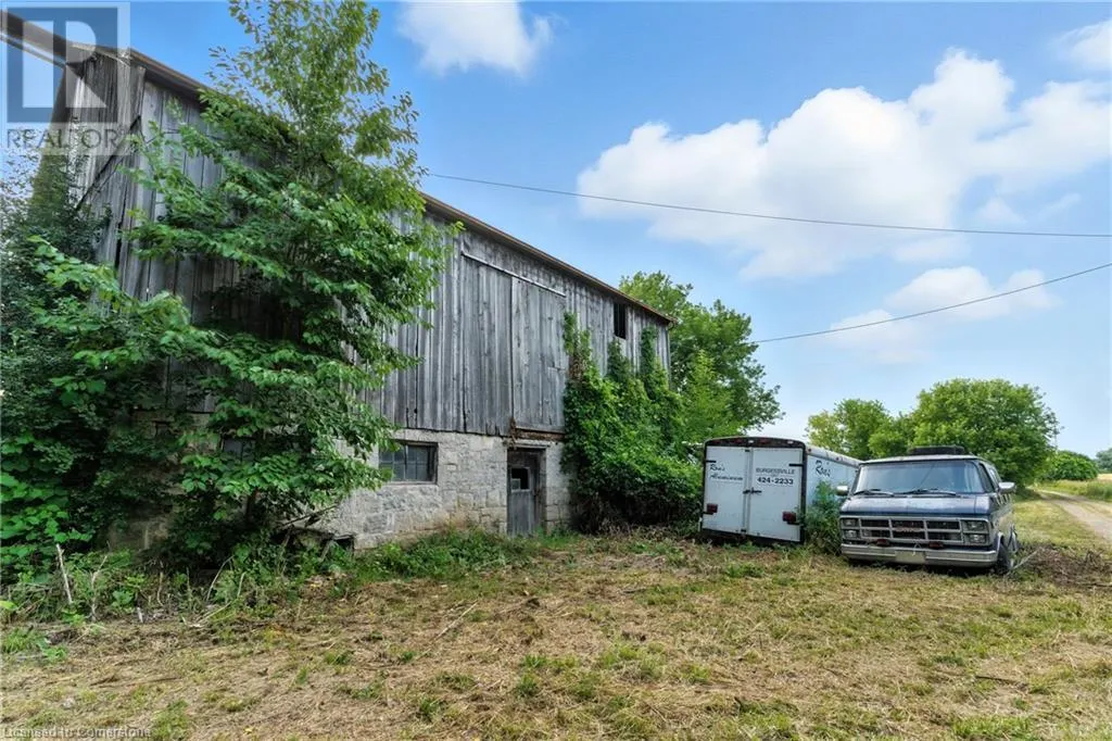 502 BUTTER Road W