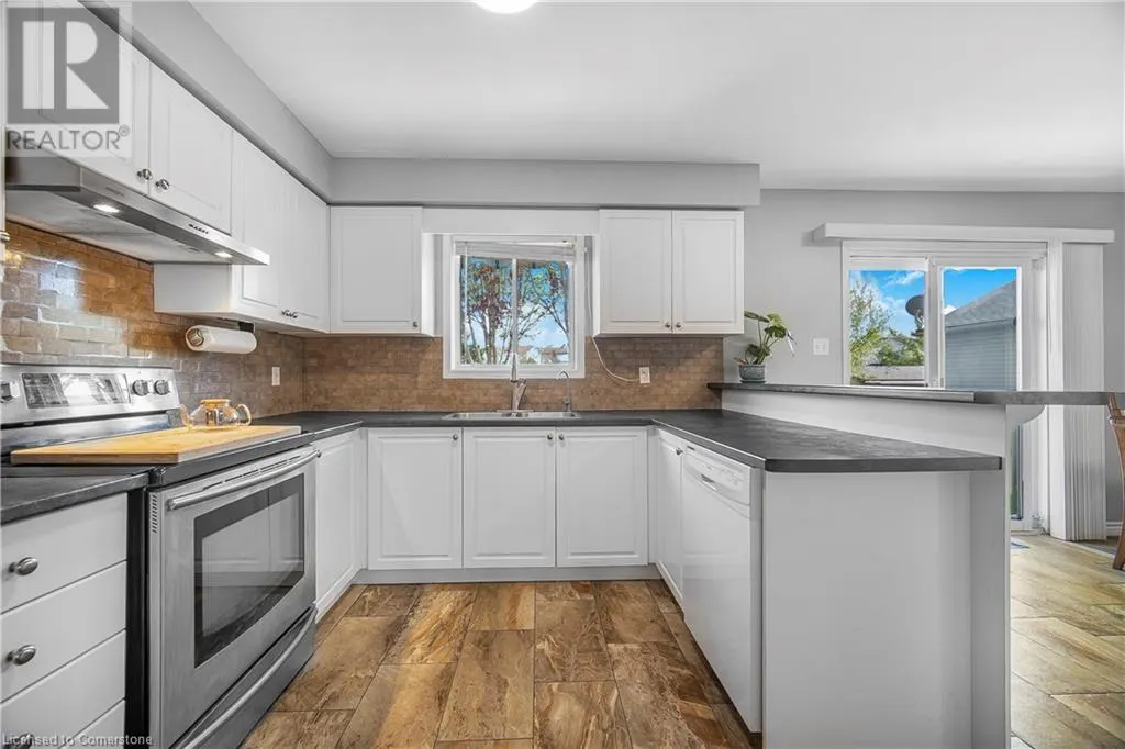 6 EULA WHITE Place