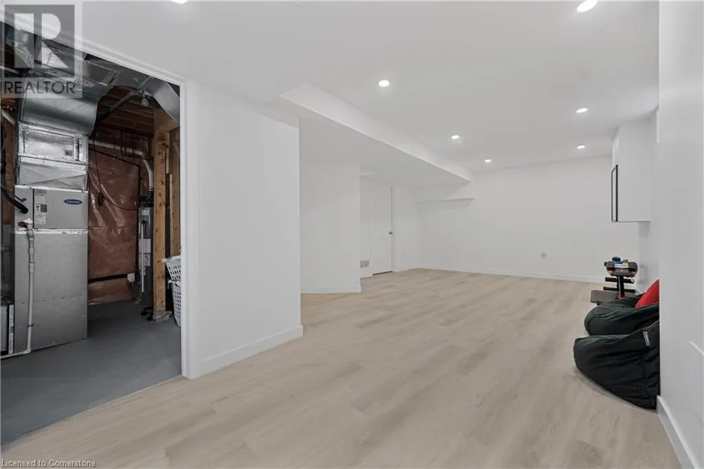 6 EULA WHITE Place