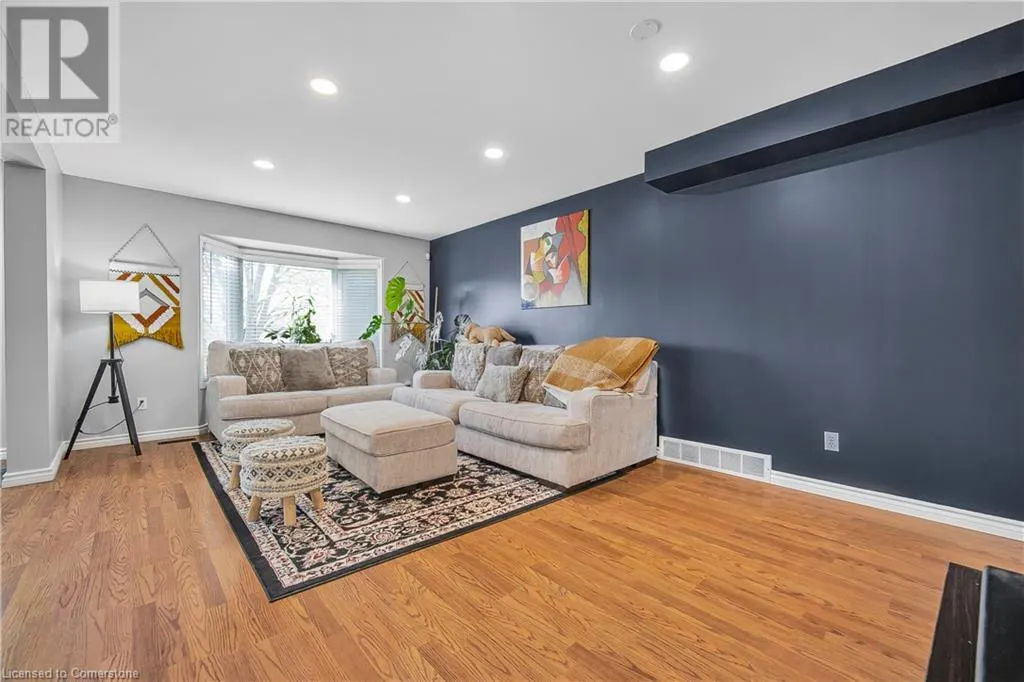 6 EULA WHITE Place