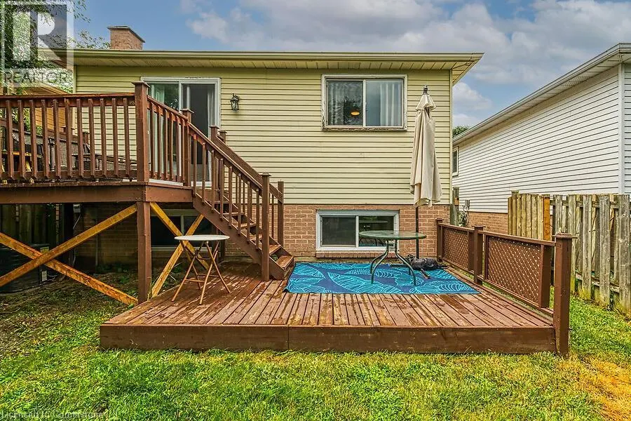30 LAMPMAN Crescent