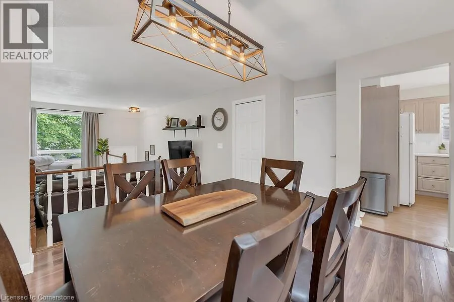 30 LAMPMAN Crescent