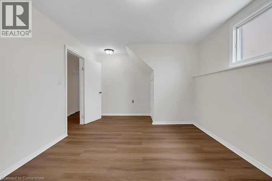 30 LAMPMAN Crescent