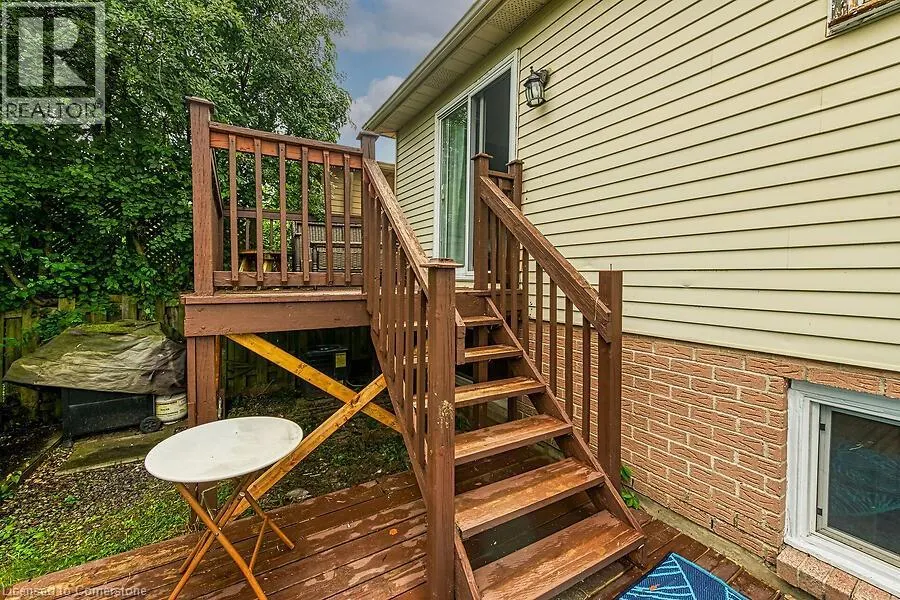 30 LAMPMAN Crescent