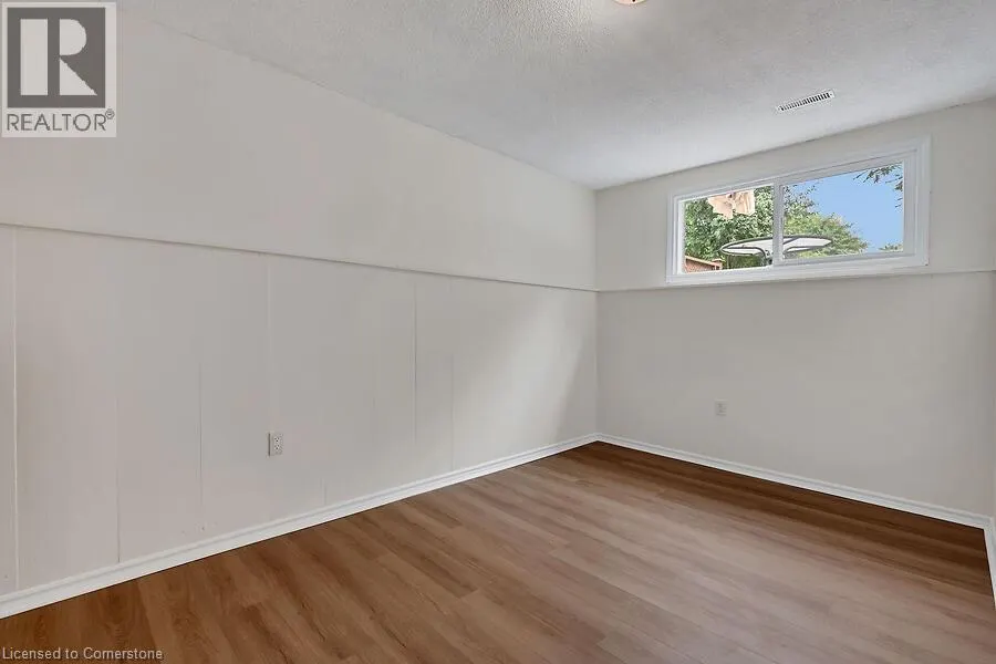 30 LAMPMAN Crescent
