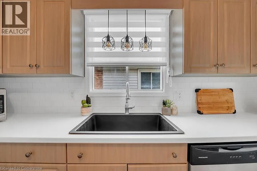 30 LAMPMAN Crescent