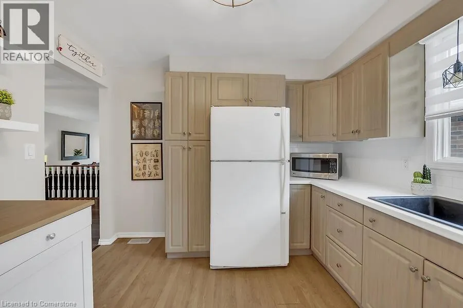 30 LAMPMAN Crescent