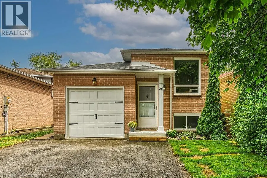 30 LAMPMAN Crescent