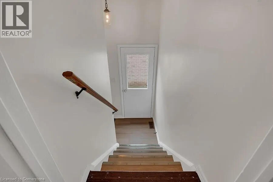 30 LAMPMAN Crescent
