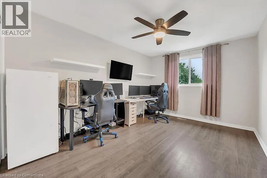 30 LAMPMAN Crescent