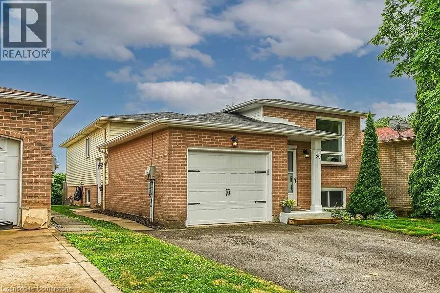 30 LAMPMAN Crescent