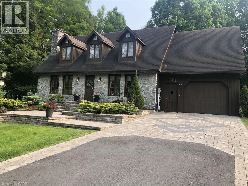 704 PATTEE Road