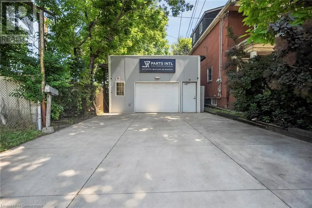 11 WHITFIELD Avenue