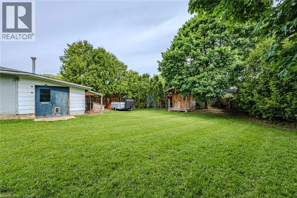 8 ROBROY Court