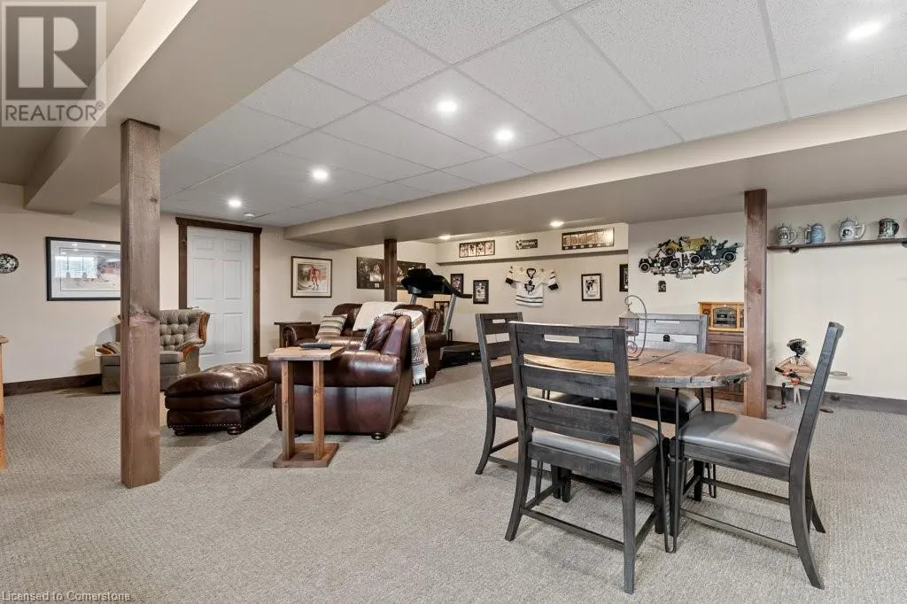 6 SILVERTHORNE Court