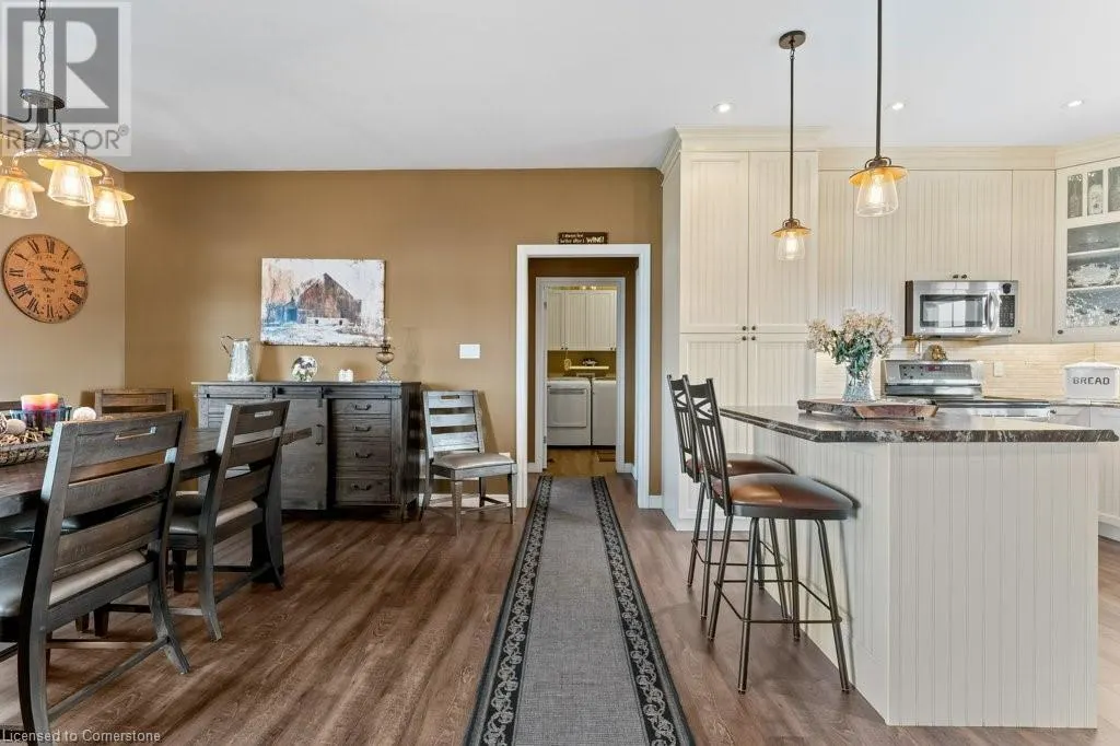 6 SILVERTHORNE Court