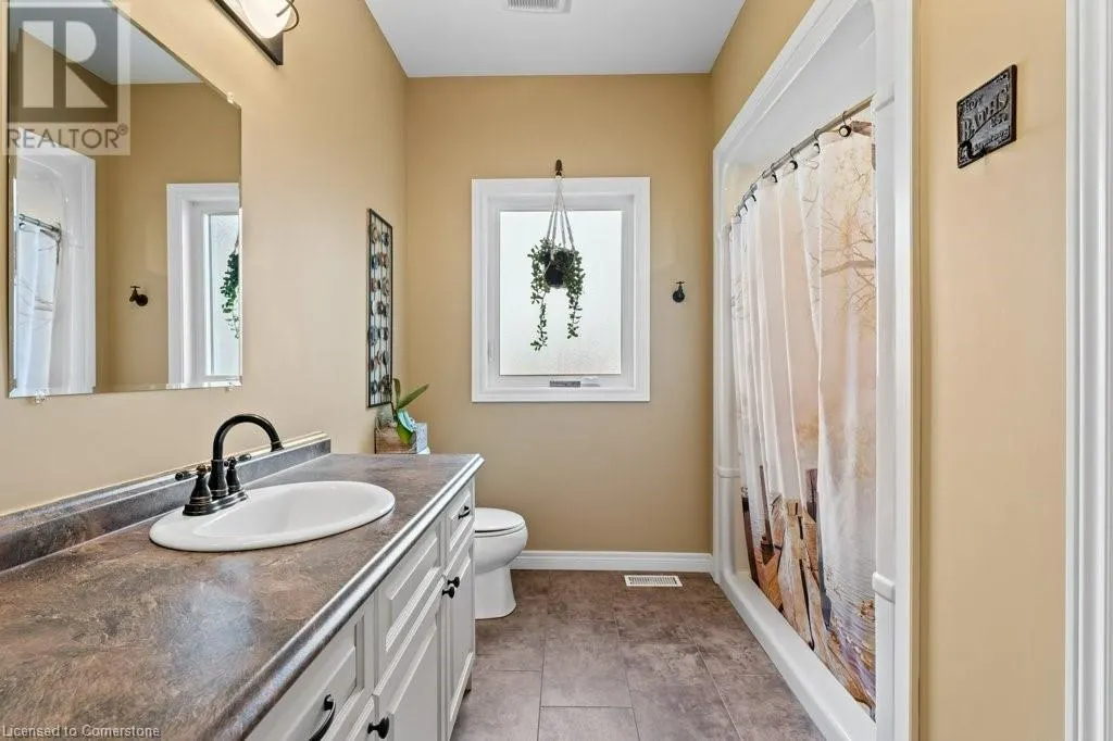 6 SILVERTHORNE Court