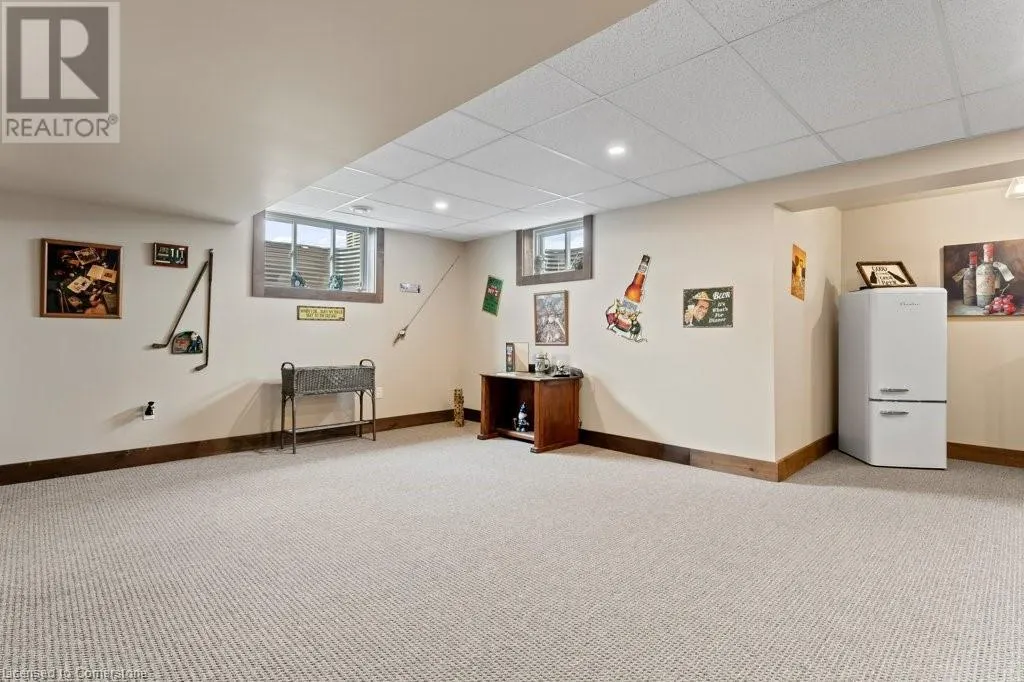 6 SILVERTHORNE Court