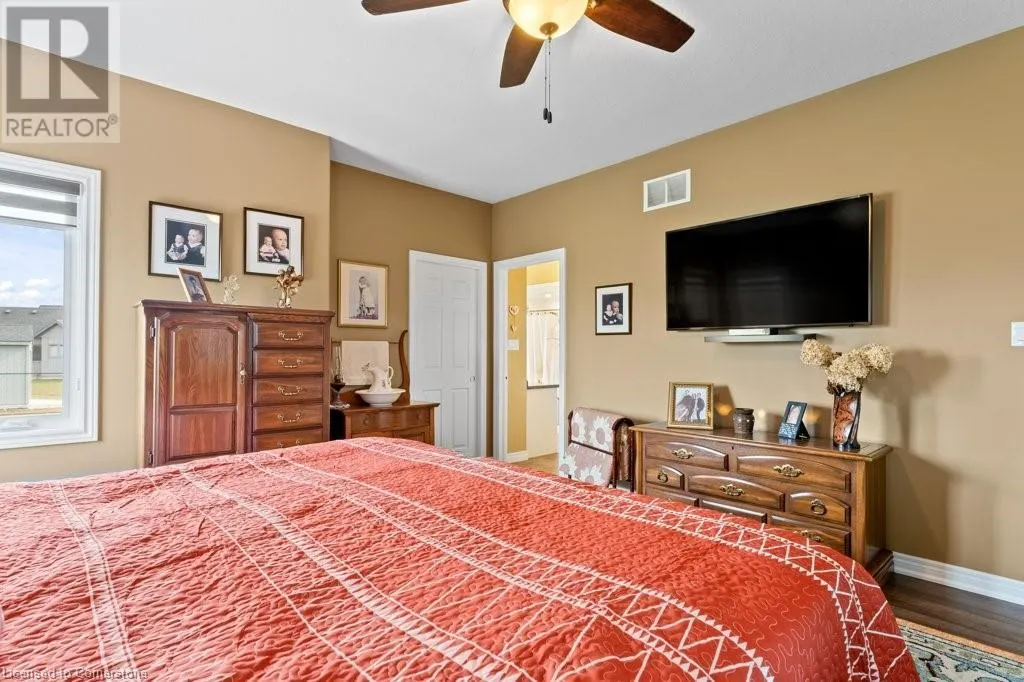 6 SILVERTHORNE Court