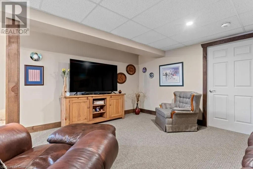 6 SILVERTHORNE Court