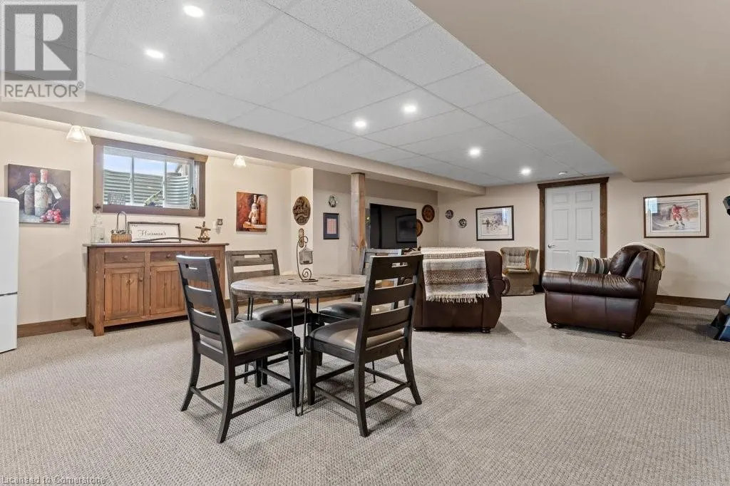 6 SILVERTHORNE Court