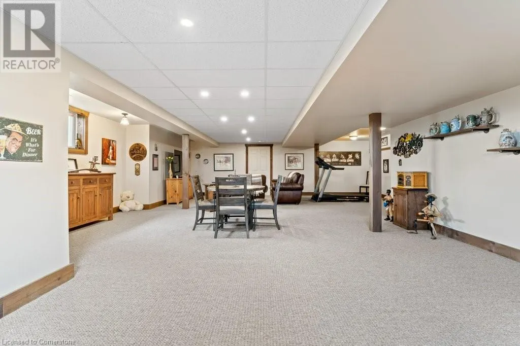 6 SILVERTHORNE Court
