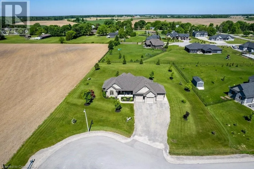 6 SILVERTHORNE Court