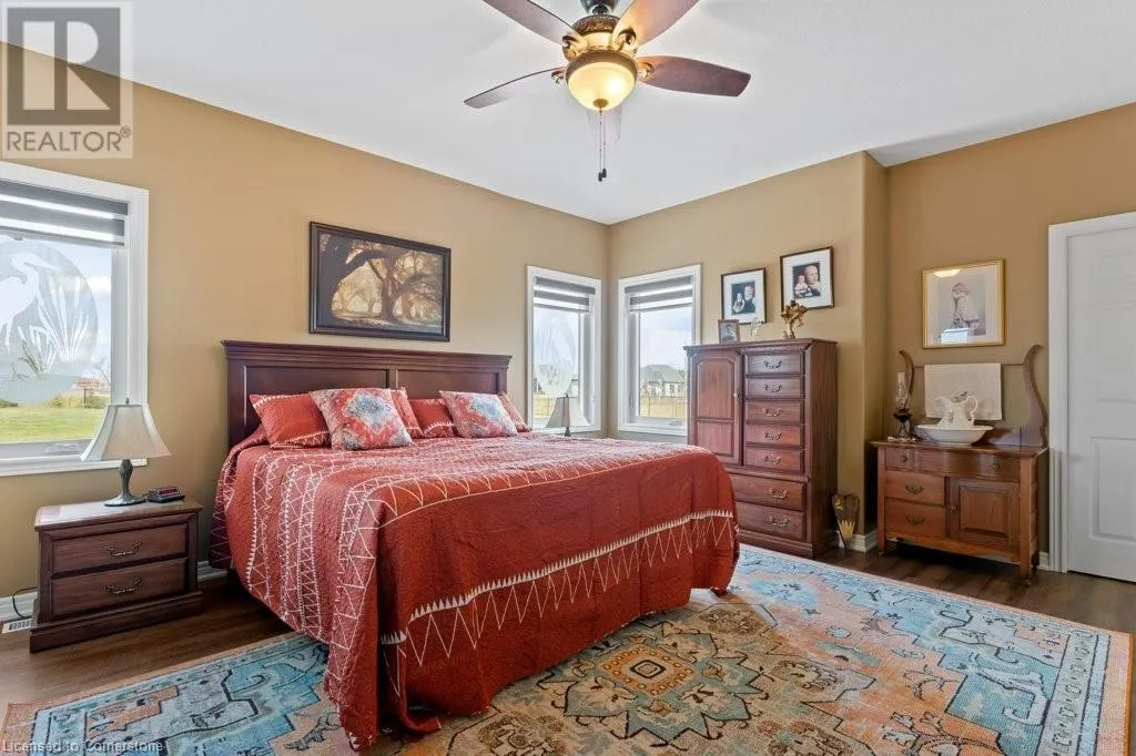 6 SILVERTHORNE Court