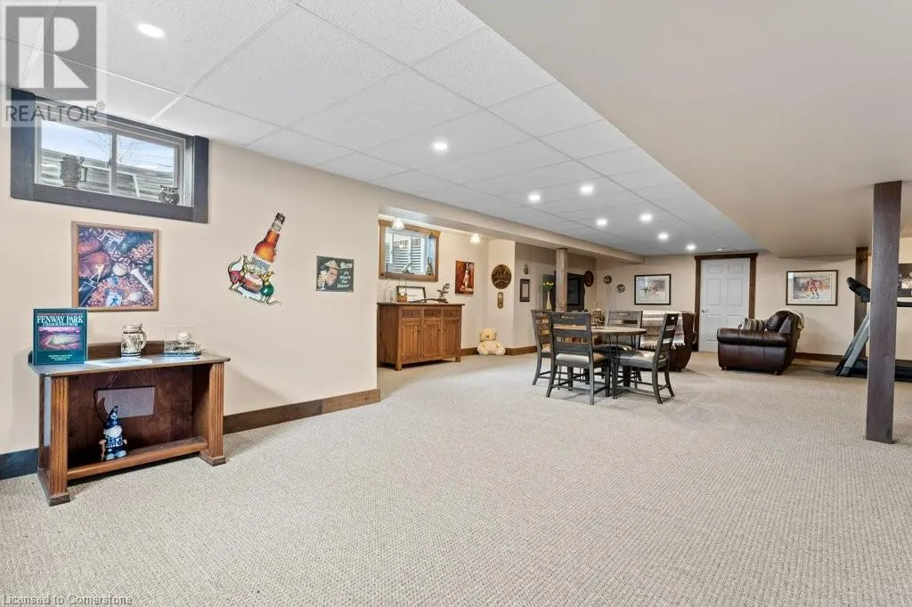 6 SILVERTHORNE Court