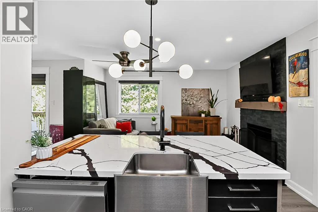 15 DAWSON Drive Unit# 3, #3