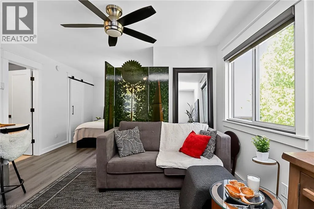 15 DAWSON Drive Unit# 3, #3
