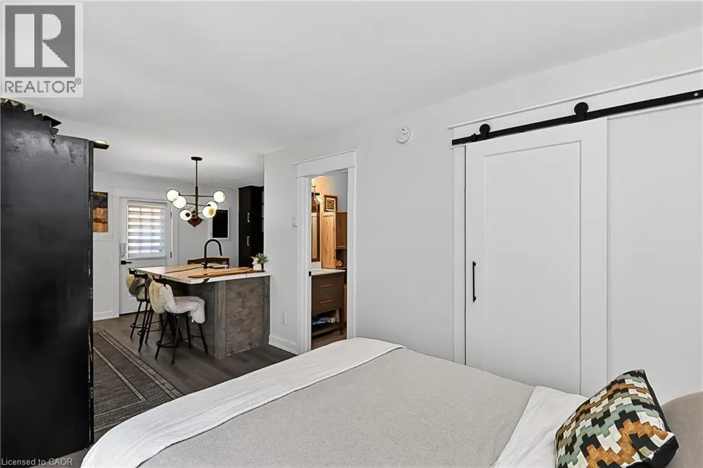 15 DAWSON Drive Unit# 3, #3