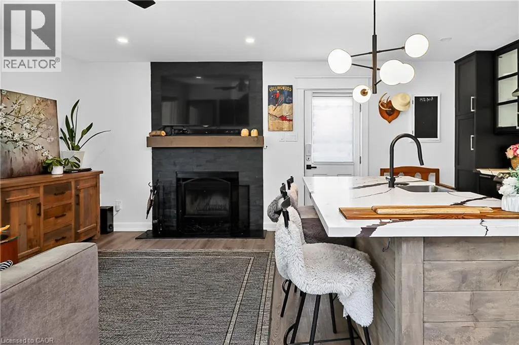 15 DAWSON Drive Unit# 3, #3
