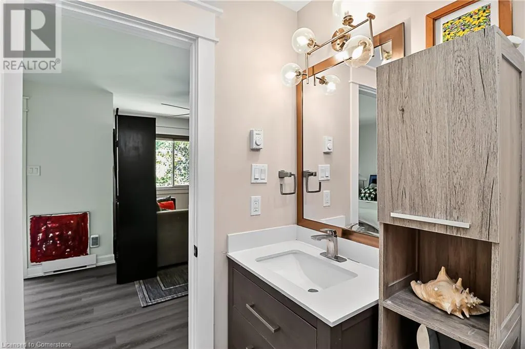 15 DAWSON Drive Unit# 3, #3