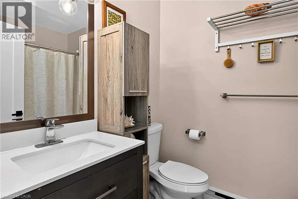 15 DAWSON Drive Unit# 3, #3